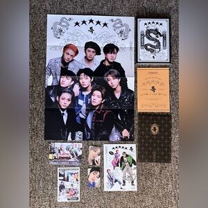 K-Pop Stray Kids 5-Star Album with CD, Poster and More - IN GOOD CONDITION